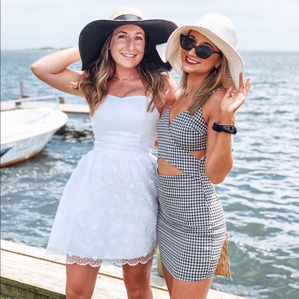 Lilly Pulitizer white daisy spaghetti strap dress